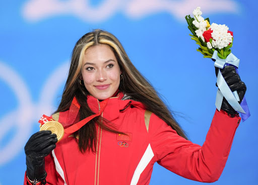 乒乓球台下转播抓拍